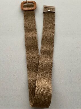 🌺$5.00 must bundle 🌺Woven Brown Belt